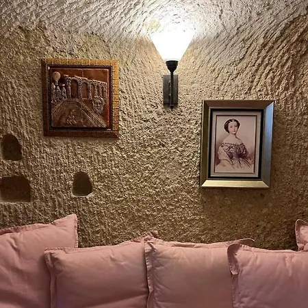 Kayhan Cave * Ürgüp